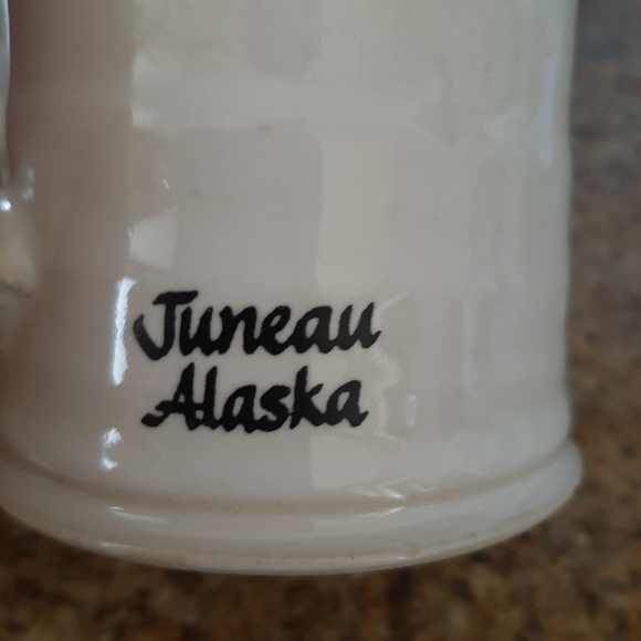 SOUVENIER JUNEAU ALASKA MUG - Picture 4 of 9